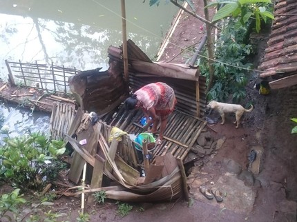 Air Terbatas dan Sanitasi Tak Layak, Warga Cimenyan Kesusahan Mandi hingga Wudu