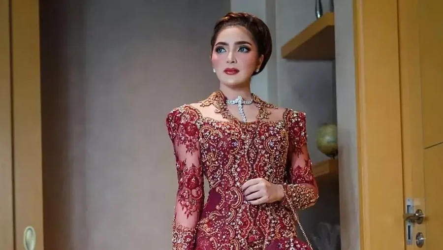 Gaya kondangan Ashanty
