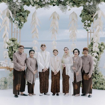 7 Momen Kedekatan BCL dengan Mertua & Keluarga Tiko Aryawardhana Sang Suami