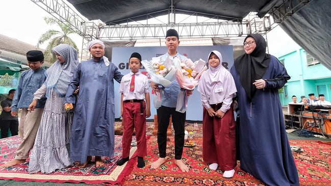 Cawapres Nomor Urut 2,Gibran Rakabuming Raka menilai kreativitas anak muda Indonesia tidak kalah kreatif dan malah bisa menjadi pendorong pertumbuhan ekonomi