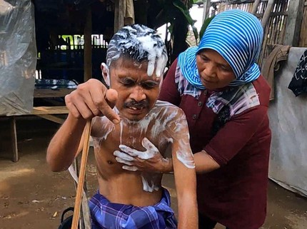 Dititipkan 3 Anak Disabilitas Intelektual, Perjuangan Buruh Serabutan Penuh Haru