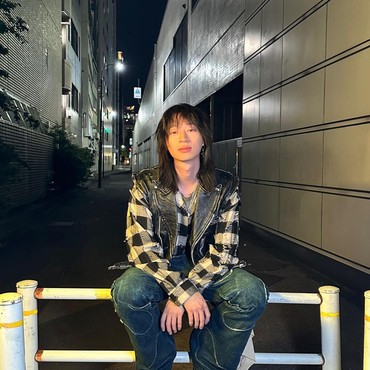 Lirik Lagu less of you - Keshi