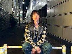 Lirik Lagu less of you - Keshi