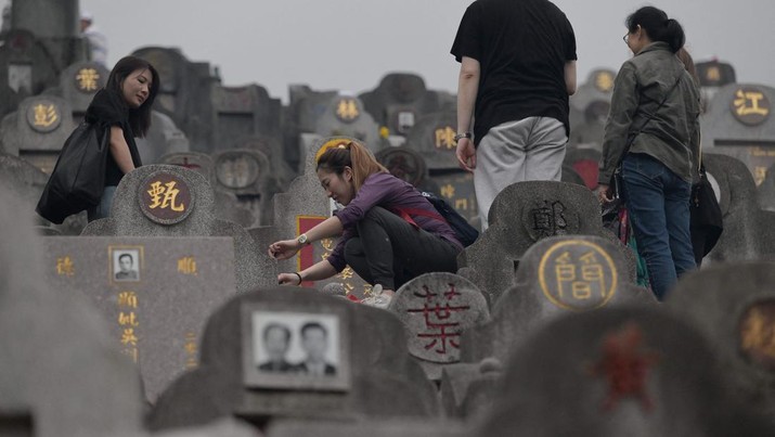 Pemakaman di China. (Photo by Peter PARKS / AFP) (Photo by PETER PARKS/AFP via Getty Images)