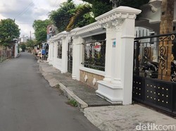 Tetangga Mertua Kaesang Tepis Pernyataan Ade Armando soal Rumah Didemo