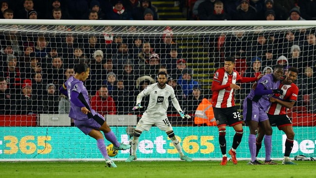 Liverpool menang 2-0 atas Sheffield United pada pekan ke-15 Liga Inggris di Stadion Bramall Lane, Kamis (7/12) dini hari WIB.
