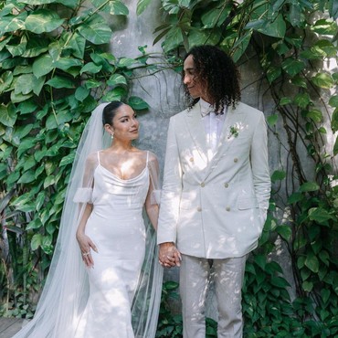 Resmi Jadi Nyonya Cole Tucker, Vanessa Hudgens Pamer Foto Pernikahan