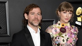 Aaron Dessner Nilai Bikin Lagu Bareng Taylor Swift Kayak Gempa Bumi