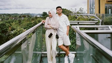 img-title Isu Pacari Fuji, 7 Potret Kedekatan Asnawi Bahar Bareng Adik bak Sepasang Kekasih