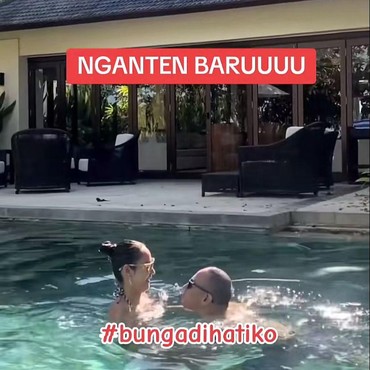 7 Potret BCL & Tiko Aryawardhana Mesra Main Basah-basahan Honeymoon di Bali