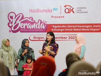 7 Potret Antusiasnya Para Bunda Melek Keuangan di Beranda Bareng OJK