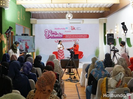 7 Potret Talkshow Beranda x OJK Bareng Expert, Bagikan Tips Keuangan untuk Keluarga