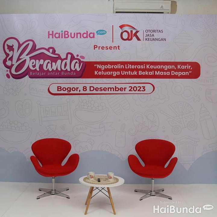 <p>Acara Belajar antar Bunda (Beranda) kembali hadir, nih. Kali ini, HaiBunda bekerja sama dengan Otoritas Jasa Keuangan (OJK) untuk membahas lebih lanjut tentang literasi keuangan, karier, hingga bekal masa depan keluarga. (Foto: Tim HaiBunda)</p>