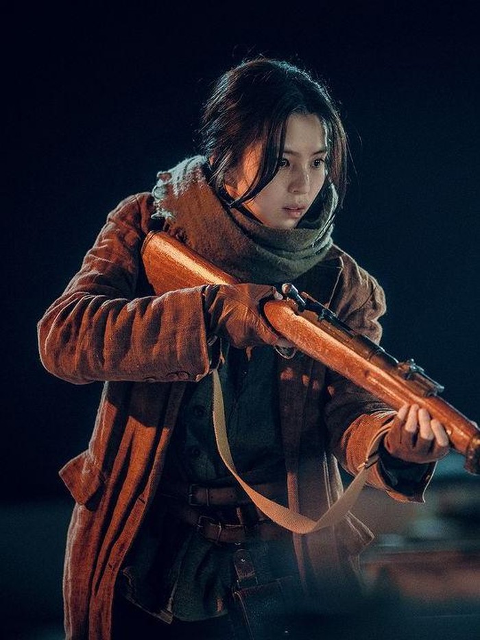Tak disangka, Yoon Chae Ok pun dihadapi dengan penemuan misterius sekaligus mengerikan yang ada di sebuah rumah sakit di Gyeongseong./ Foto: instagram.com/netflixkcontent