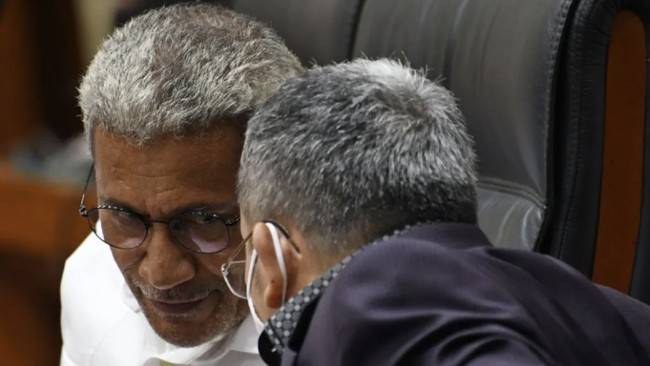 Kepala BNN Irjen Marthinus Hukom tercatat memiliki total harta sebesar Rp16.817.716.364 (Rp 16,8 miliar)