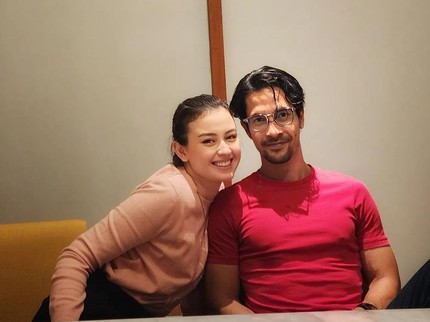 7 Potret Kimberly Ryder & Edward Akbar 5 Th Menikah, Awalnya Kepincut Gara-gara Salat Subuh
