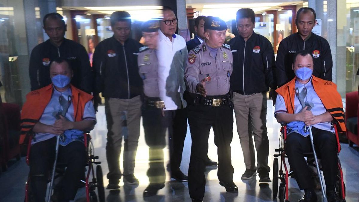 FOTO: Rompi Oranye untuk Helmut Tersangka Penyuap Wamenkumham