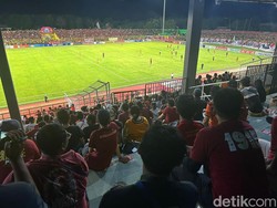 7.725 Penonton Saksikan PSM Makassar Diimbangi Bhayangkara FC di Stadion GBH