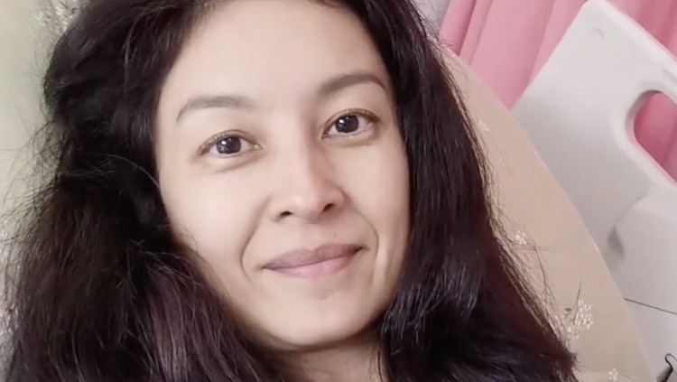 Putri Patricia Hobi Kulineran dan Masak Pakai Daster Putri Patricia Hobi Kulineran dan Masak Pakai Daster