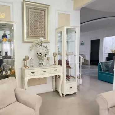 9 Potret Istana Baru Umi Pipik, Dulu Rumah Dibakar Orang hingga 12 Kali Pindah Kontrakan