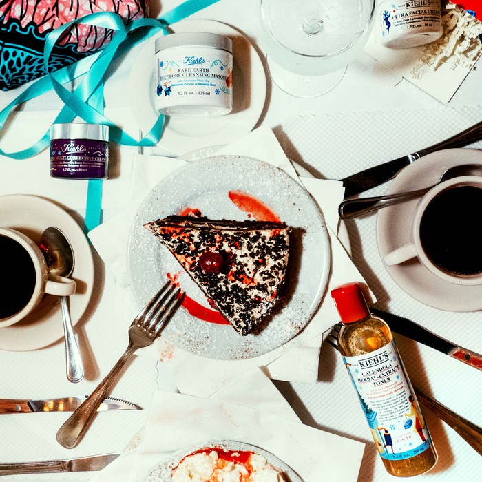 Tampil Glowing di Akhir Tahun dengan Koleksi Terbatas Kolaborasi Kiehl's dengan Seniman Icinori