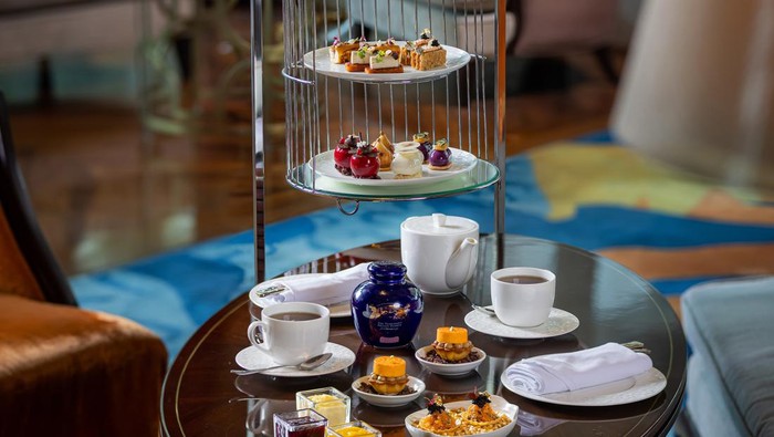 Sambut Tahun Baru, Tenangkan Pikiran Sejenak Sambil Nikmati Secangkir Teh Mewah di Raffles Jakarta!