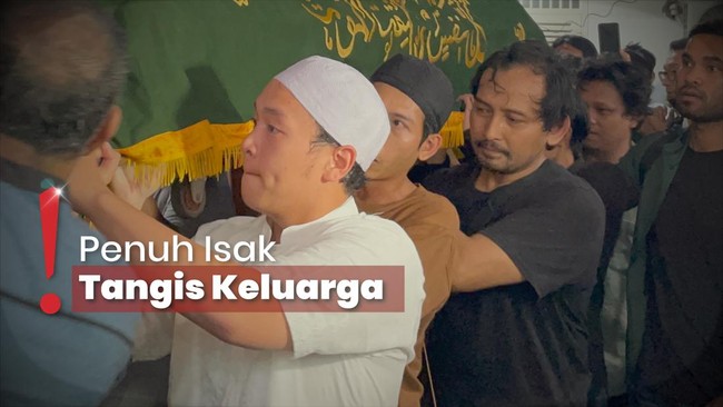 Disertai Gerimis, Jenazah Yayu Unru Dimakamkan di TPU Kampung Kandang