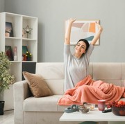 Gak Suka Keramaian, Ini Cara Rayakan Tahun Baru 2024 Anti-Mainstream buat Para Introvert