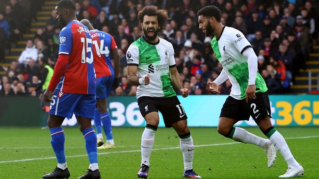 Gol ke-200 Mohamed Salah mewarnai kemenangan dramatis Liverpool atas Crsytal Palace pada pekan ke-16 Liga Inggris, Sabtu (9/12).
