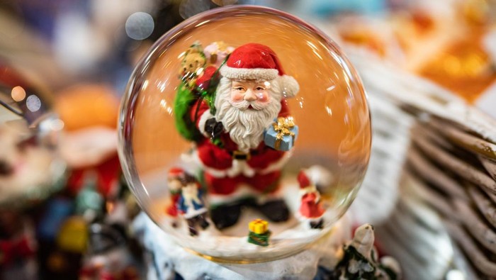 7 Fakta Unik dan Asal-usul Sinterklas, Tokoh Ikonis Saat Natal yang Populer Berkat Iklan Coca-Cola