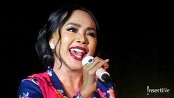 Lirik Lagu Penari - Dewi Gita