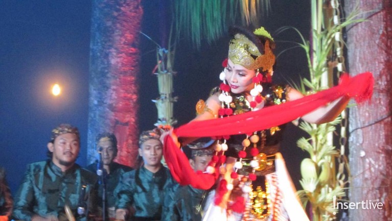 dewi gita Dewi Gita