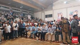 Gibran ke Warga Karawang: <i>Lamun Aya Fitnah Tong Didengekeun</i>