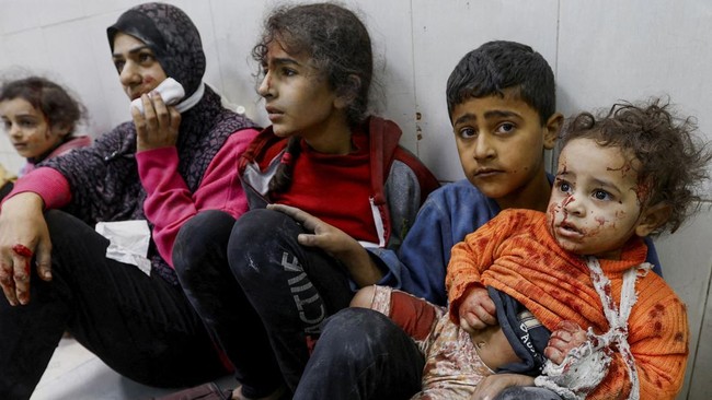 Serangan Israel kian brutal di Gaza. Lebih dari 50 orang tewas, sementara rumah sakit dikepung hingga warga sulit dapat perawatan medis.