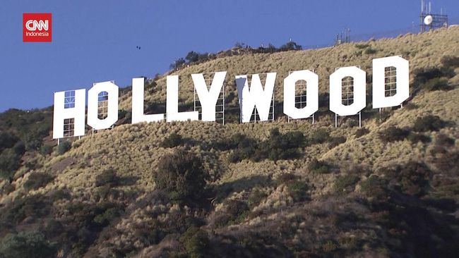 Tanda Ikonik Hollywood Kini Berusia Satu Abad