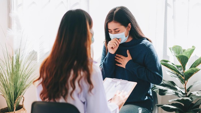 5 Gejala Awal Kanker Paru-Paru yang Mengincar Anak Muda