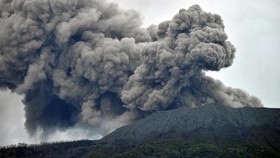 Daftar Gunung Api Dengan Imbauan Awas Awan Abu Vulkanik Saat Nataru
