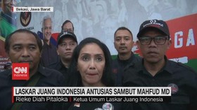 VIDEO: Laskar Juang Indonesia Antusias Sambut Mahfud MD