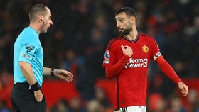 Fernandes Usai MU Dibantai: Kami Minta Maaf