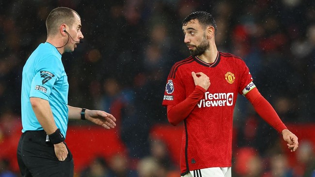 Kekalahan telak dialami Manchester United dari Bournemouth menyisakan kerugian di mana Bruno Fernandes absen lawan Liverpool di pekan ke-17 Liga Inggris.