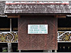 5 Rumah Adat Suku Dayak di Kalimantan