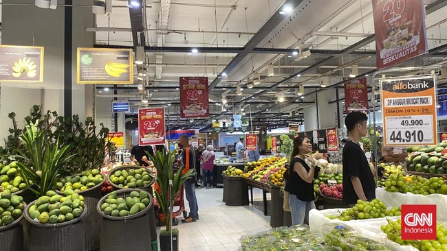 Belanja produk segar seperti daging hingga buah kini lebih hemat karena ada diskon 20% setiap hari di Transmart.