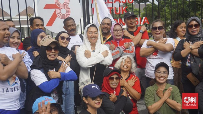 Timses Ganjar-Mahfud Yenny Wahid menyarankan seniman Butet Kartaredjasa melaporkan kejadian nomor WA yang dilumpuhkan ke kepolisian.