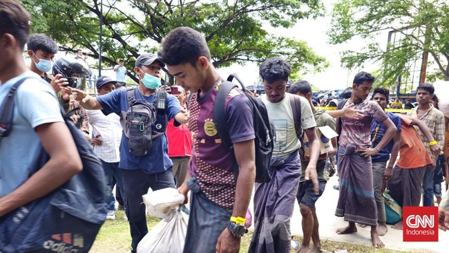 Sebanyak 135 orang pengungsi Rohingya di daerah Lamreh, Aceh Besar masih belum bisa menempati tempat penampungan