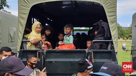 Warga Aceh Adang Truk Pembawa Ratusan Pengungsi Rohingya