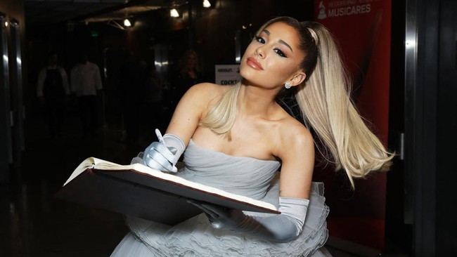 Pengambilan Gambar 'Wicked' Terganggu oleh Paparazzi yang Mengusik Ariana Grande