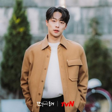 Bae In Hyuk Diminta untuk Bintangi Drama Romantis Baru