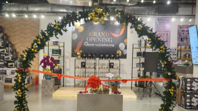 Oxone kembali berinovasi dengan meluncurkan toko terbaru berkonsep Warehome yang berlokasi di Tokyo Hub, Pantai Indah Kapuk, Jakarta Utara.