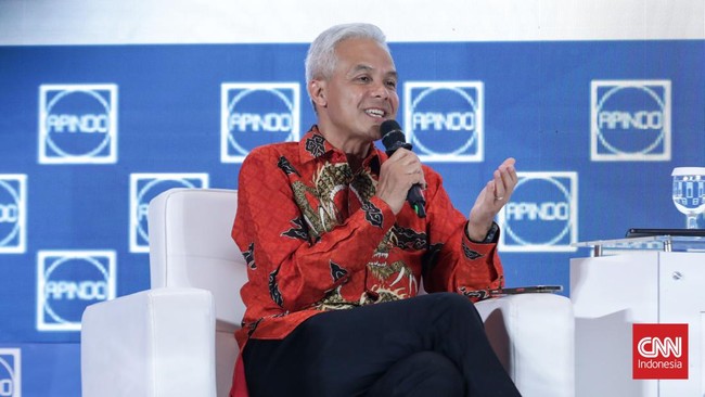 Capres nomor urut satu Anies Baswedan dan capres nomor urut tiga Ganjar Pranowo menghadiri Dialog Capres 2024 bersama Apindo, Senin (11/12).
