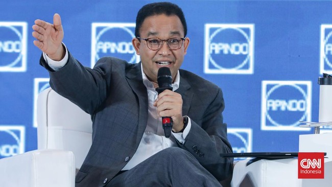 Calon presiden nomor urut 1 Anies Baswedan menilai bantuan sosial (bansos) bukanlah solusi untuk mengatasi masalah kemiskinan.